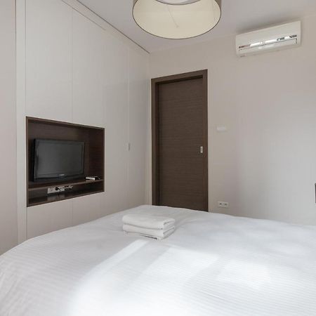 Grzybowska Platinum Apartment Tower A Varşovia Exterior foto