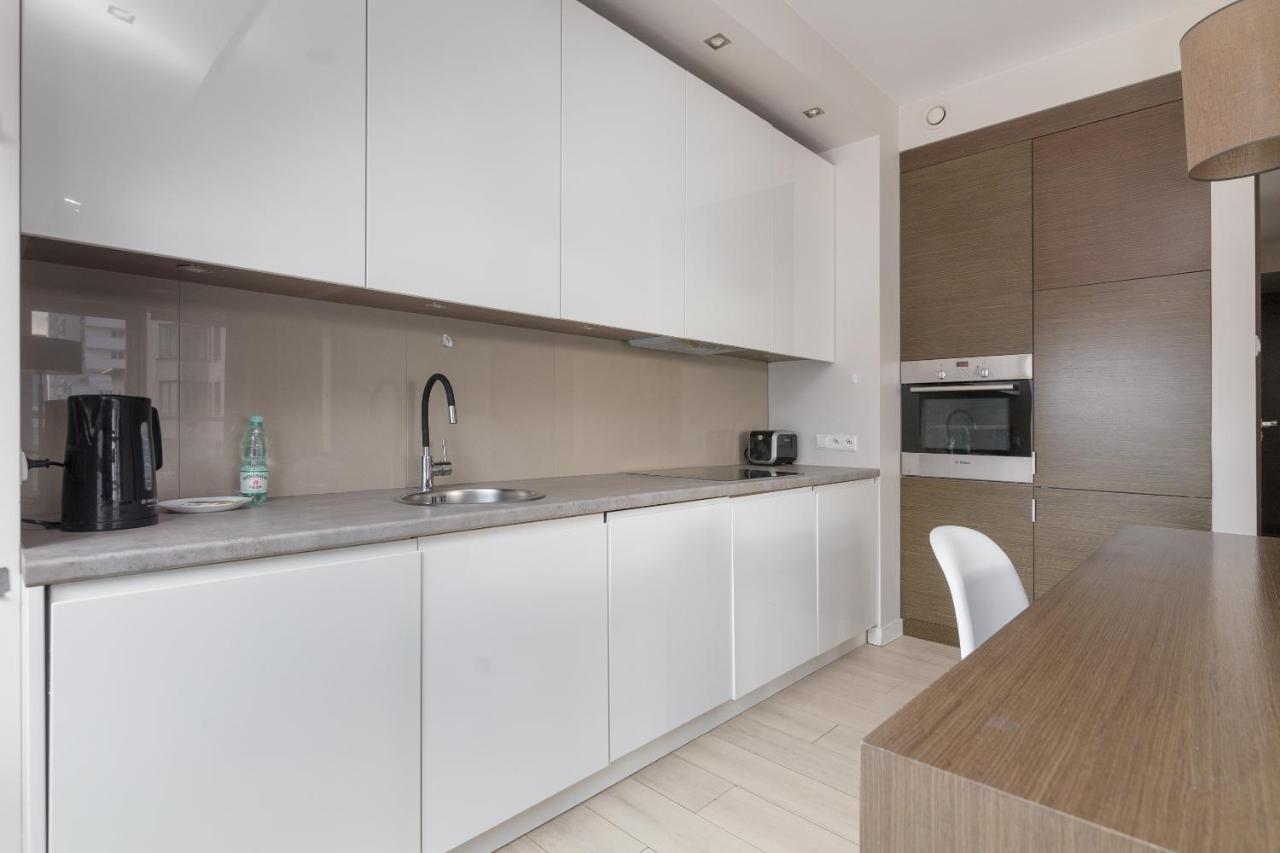 Grzybowska Platinum Apartment Tower A Varşovia Exterior foto
