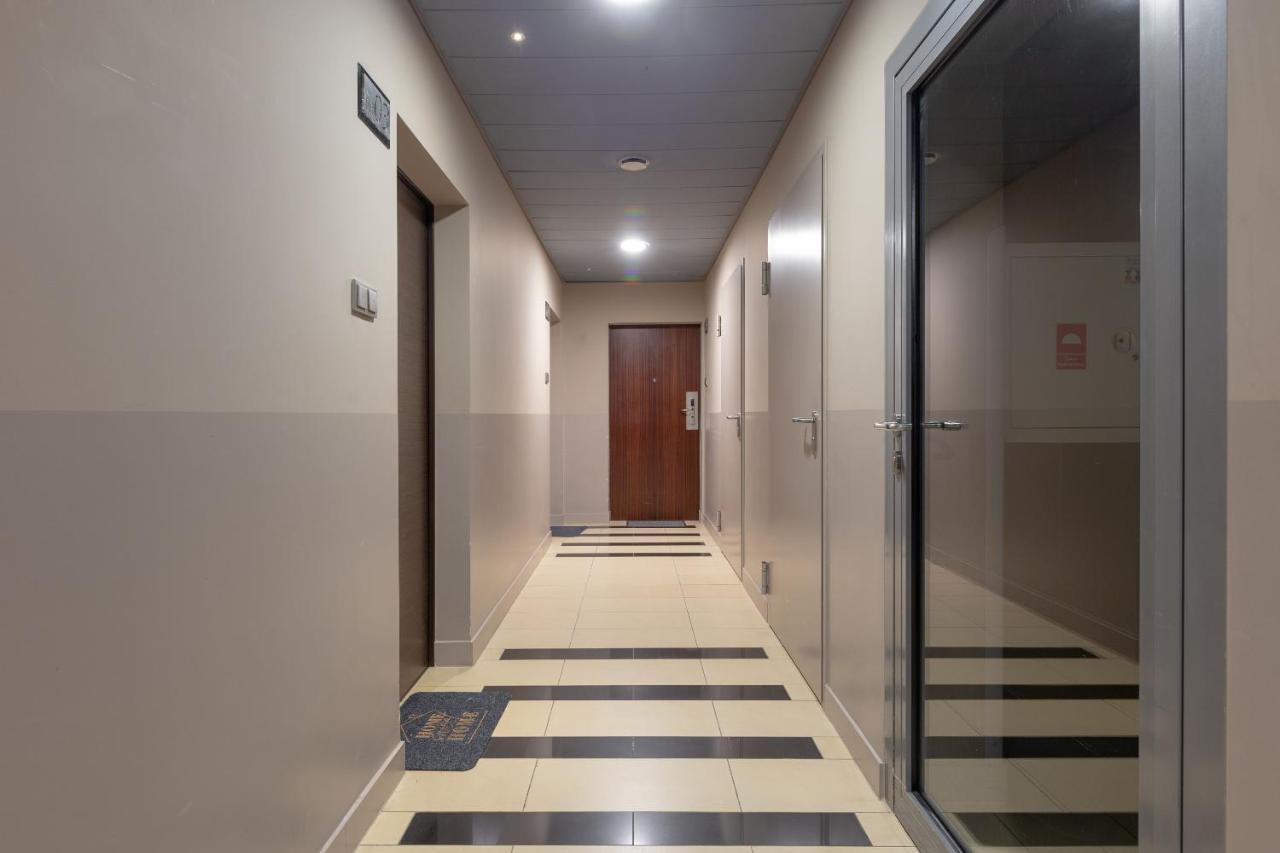 Grzybowska Platinum Apartment Tower A Varşovia Exterior foto